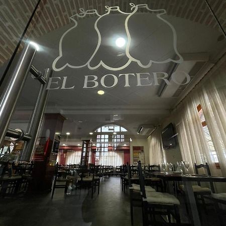 Hostal El Botero Монреаль-дель-Кампо Экстерьер фото