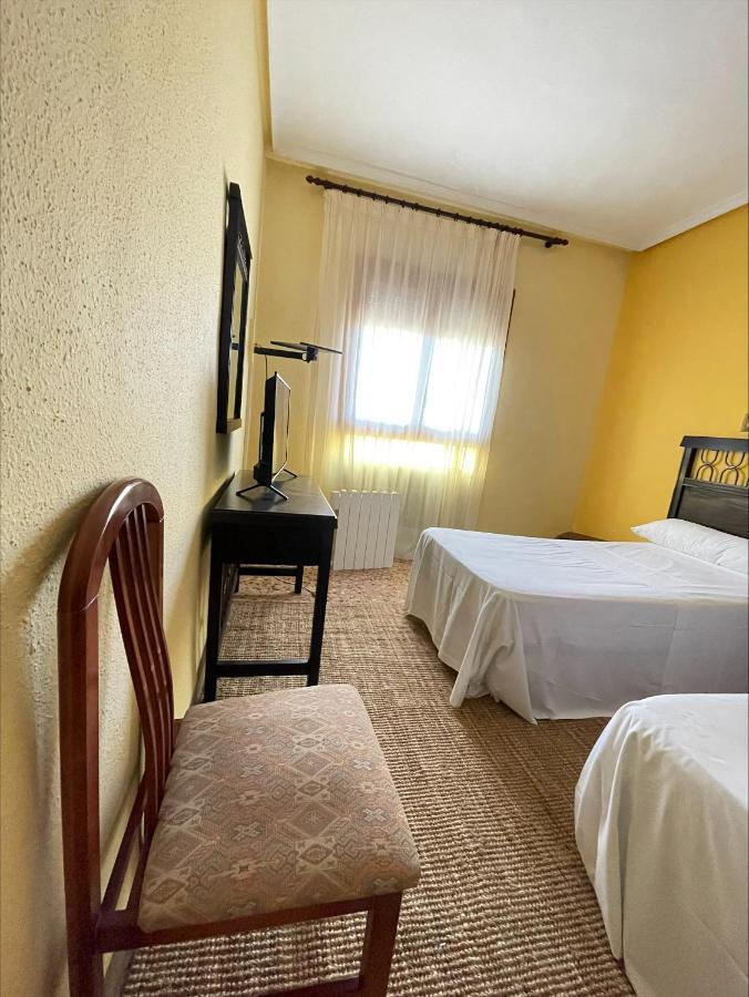 Hostal El Botero Монреаль-дель-Кампо Экстерьер фото