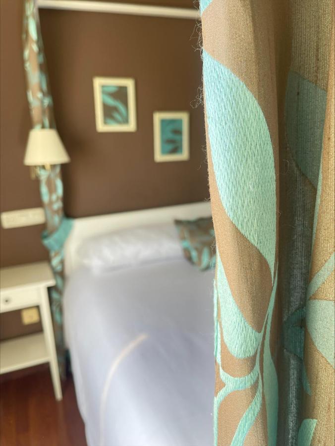 Hostal El Botero Монреаль-дель-Кампо Экстерьер фото